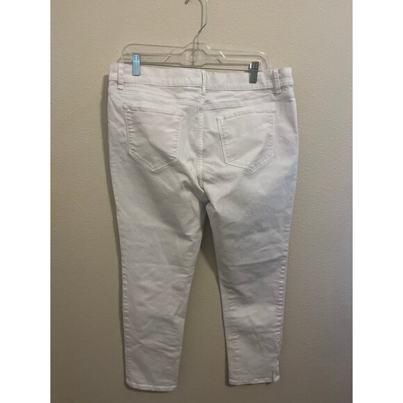 Liz Claiborne White size: 14 Jeans - Picture 2 of 4